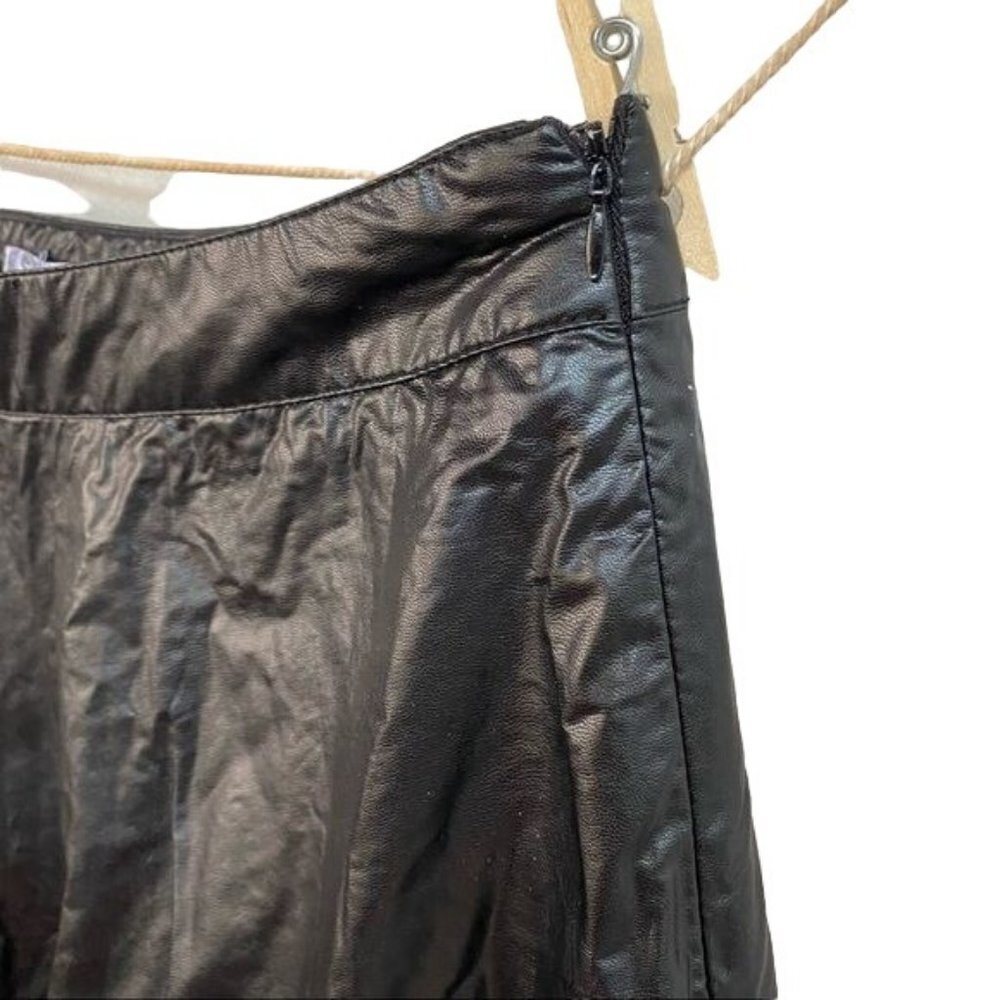 Sans Souci Star Studded Black Metal Vegan Leather Skirt Size L - Picture 11 of 12